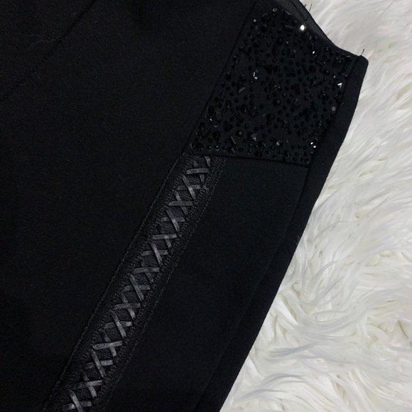 Fitted pants embellished and corset style - Picture 2 of 4